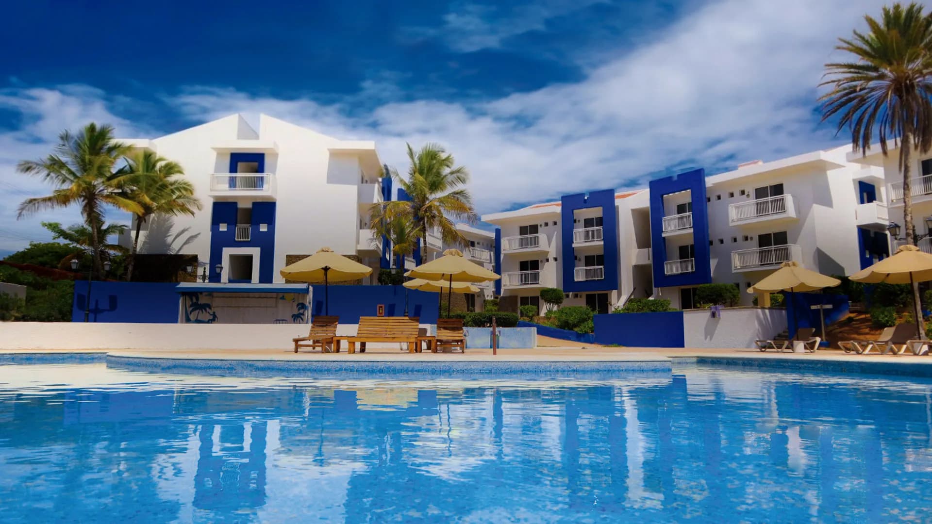 Hesperia Playa el Agua