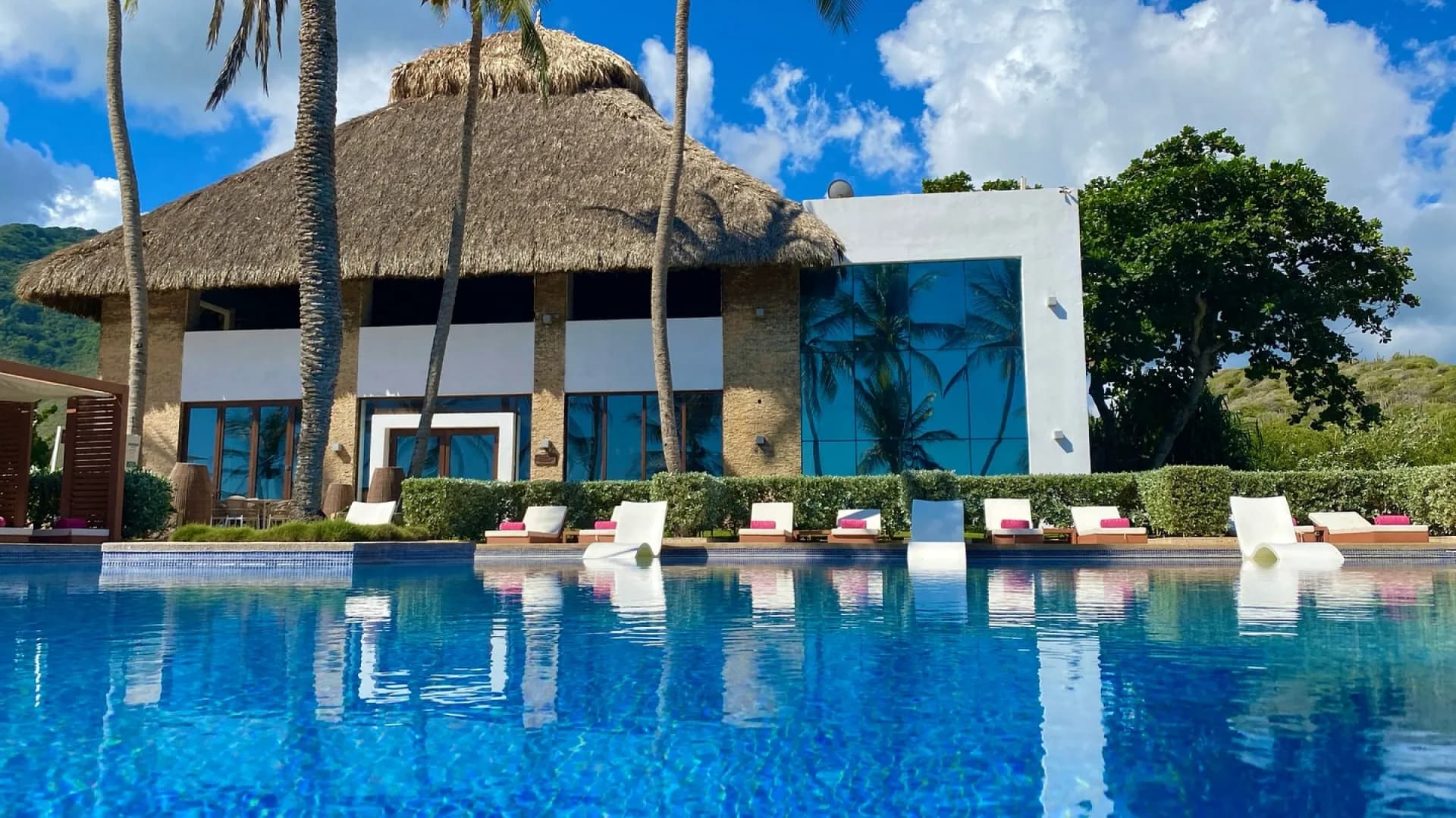 Ikin Margarita Hotel & Spa